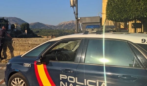 Vehículo de la Policía Nacional.