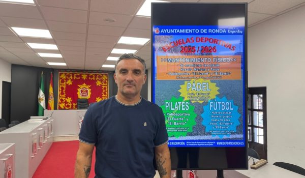 El delegado de Deportes, Bernardo Crespo, en rueda de prensa