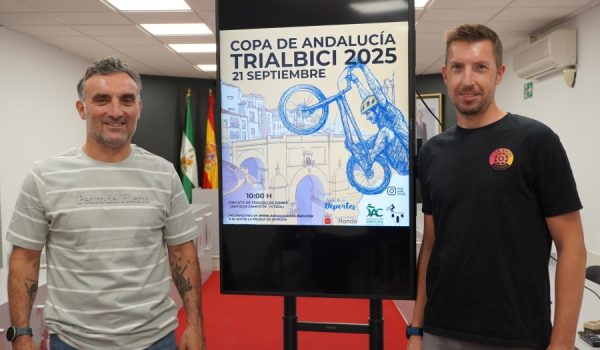 Bernardo Crespo, delegado de Deportes, e Iñaki Gordillo, organizador de la prueba