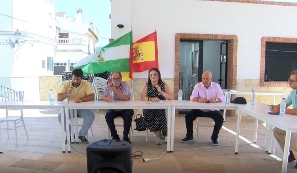En el pleno ha destacado la ausencia de los firmantes de la petición