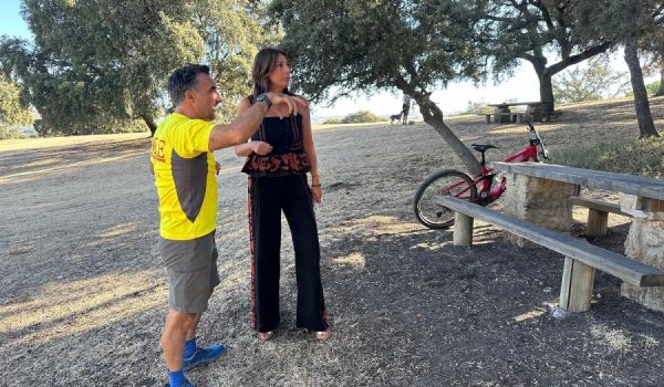 El delegado de Deportes, Bernardo Crespo y la alcaldesa, María de la Paz Fernández, han visitado este espacio.