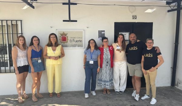 Representantes de los diversos colectivos usuarios del centro cívico han atendido a la rueda de prensa