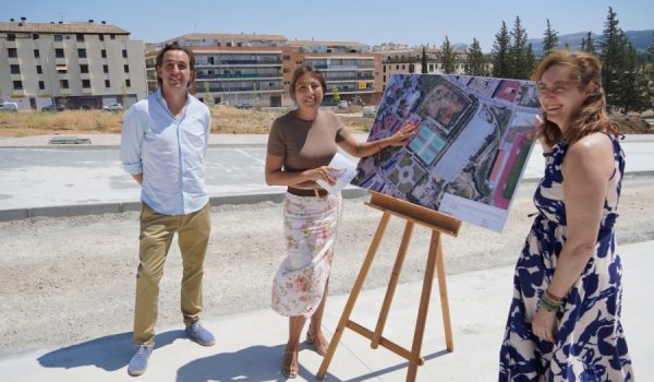 La Junta de Andalucía está realizando 365 viviendas de protección oficial y el Ayuntamiento, unas 175 viviendas de esta tipología en el barrio de San Rafael,