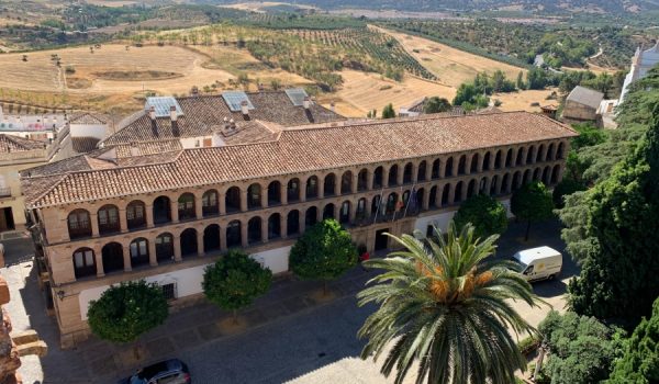Una de las plazas está reservada a personas con discapacidad