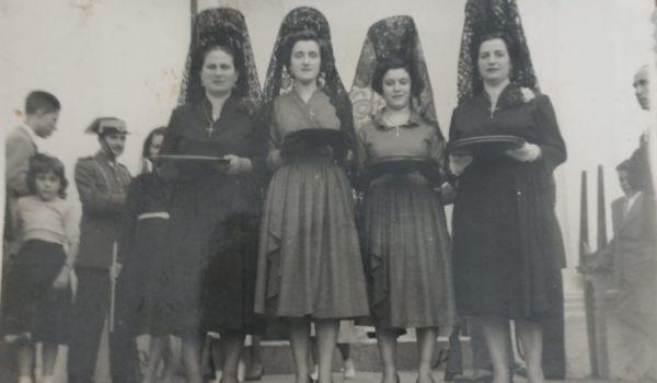 Mayordomas de la Virgen del Rosario del año 1952.
