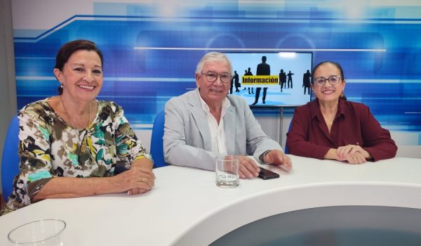 M. Carmen García, Martín Vivas y M. Jesús Becerra.