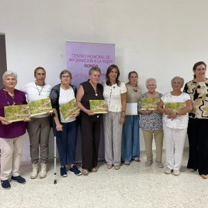 Foto de familia con las galardonadas