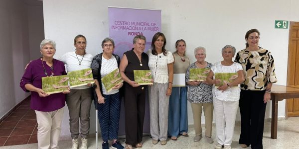Foto de familia con las galardonadas