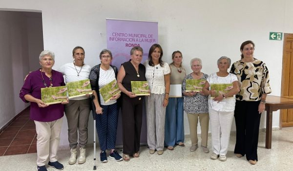 Foto de familia con las galardonadas