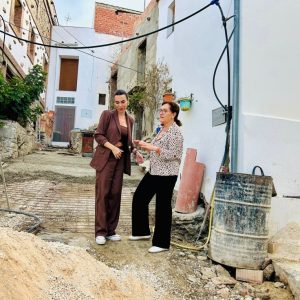 La delegada territorial de Administración Local, Teresa Pardo, ha visitado las obras