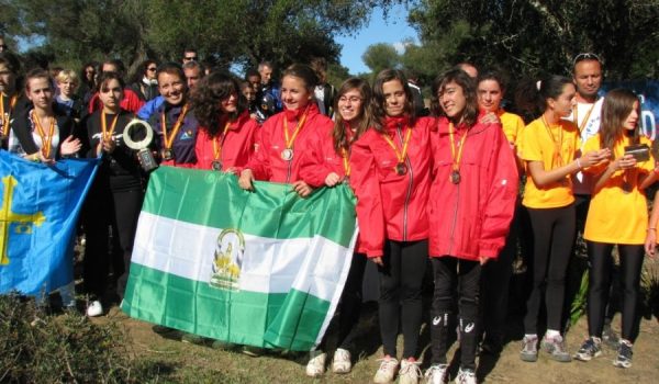 Las chicas de categoría Infantil se proclamaron Campeonas de España.