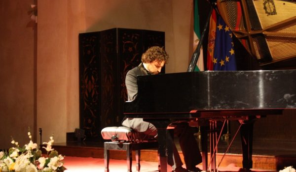 Amantes de la música clásica no quisieron perderse este acto.