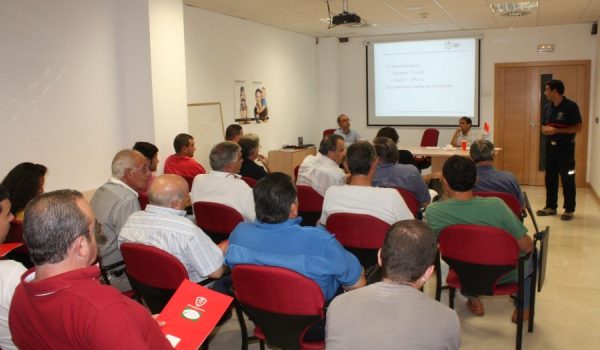 Representantes de las 23 peñas acudieron a la reunión