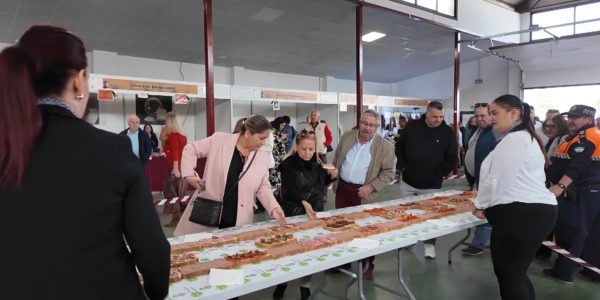 El Cerdito Andaluz y Panadería Ortipan se volverán a unir para crear una gran tostá.